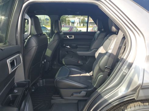 Used 2022 Ford Explorer ST image 24