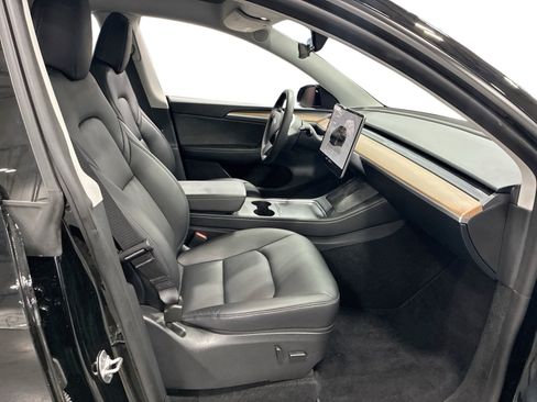 Certified 2023 Tesla Model Y AWD image 13