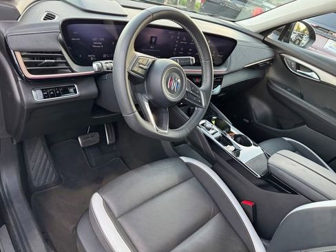 Certified 2025 Buick Envision Sport Touring image 11