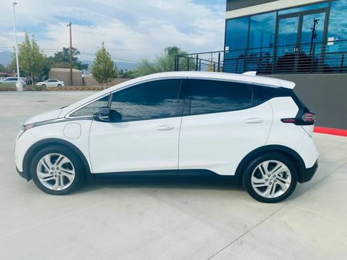 Used 2023 Chevrolet Bolt LT w/ Driver Confidence Package FWD image 4