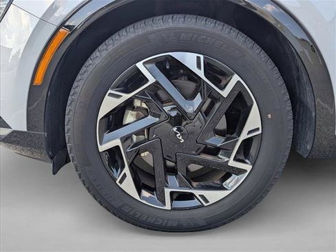 Used 2024 Kia Sportage SX FWD image 9