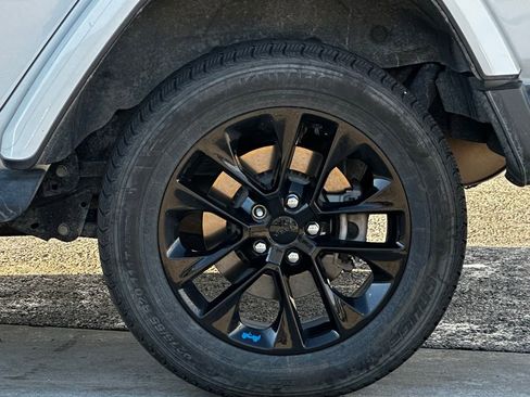 Used 2023 Jeep Wrangler Unlimited Sahara image 3