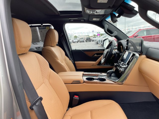 Used 2026 Lexus LX 700h Luxury AWD/4WD image 19