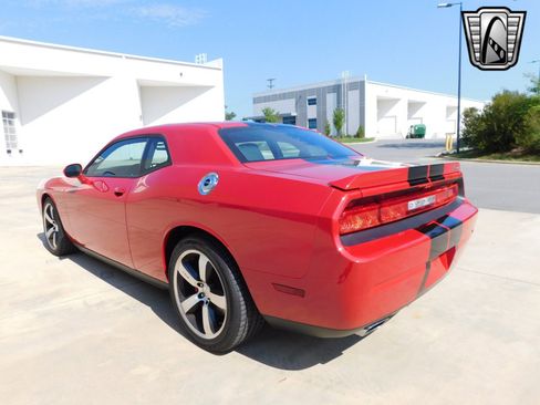 Used 2011 Dodge Challenger SRT8 image 8