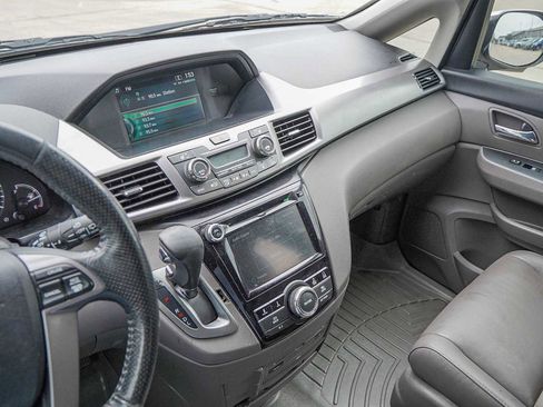 Used 2015 Honda Odyssey EX-L image 17