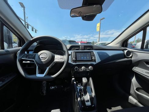 Used 2025 Nissan Versa SV FWD image 32