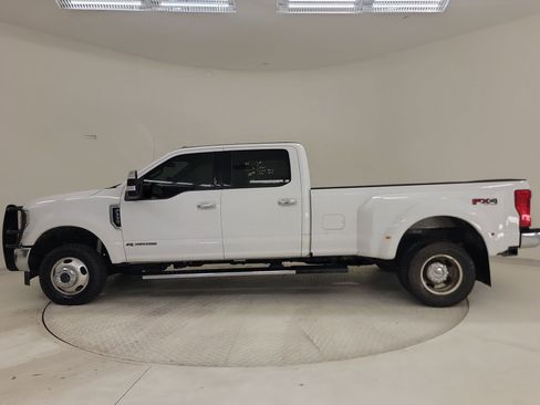 Used 2019 Ford F350 Lariat w/ Chrome Package AWD/4WD image 2