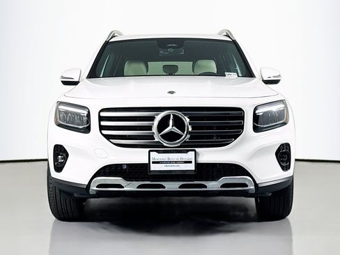 Used 2026 Mercedes-Benz GLB 250 image 2