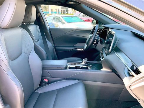 Used 2025 Lexus RX 350 Premium w/ Accessory Package (Z1) image 9