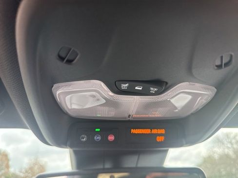 Used 2024 GMC Canyon Elevation w/ Convenience Package image 25