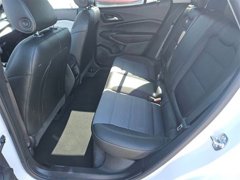 Used 2025 Chevrolet Trax LT w/ LT Convenience Package image 27