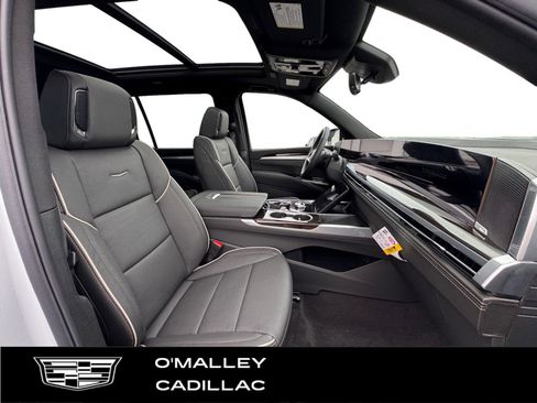 New 2026 Cadillac Escalade ESV Luxury w/ Touring Package image 14