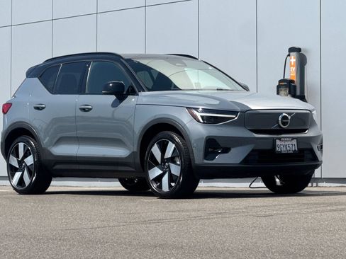 Used 2023 Volvo XC40 Recharge Ultimate AWD/4WD image 7
