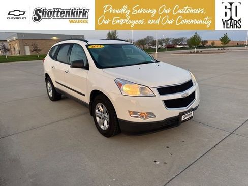 Used 2011 Chevrolet Traverse LS image 1
