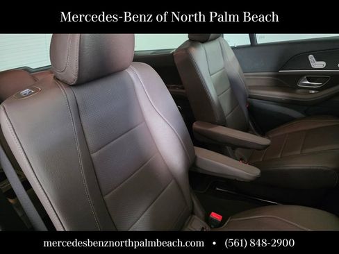 Used 2023 Mercedes-Benz GLS 450 4MATIC image 24
