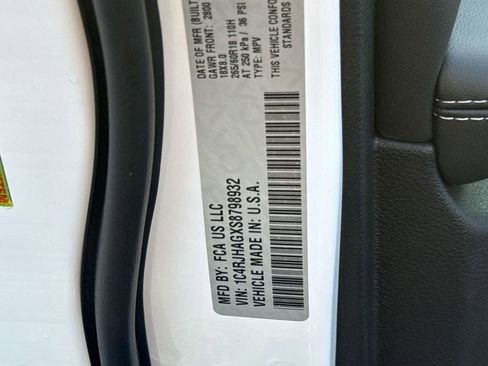 New 2025 Jeep Grand Cherokee Laredo X w/ Luxury Tech Group I image 14