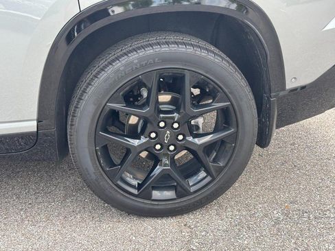 Used 2026 Chevrolet Traverse RS w/ LPO, Floor Liner Package FWD image 10