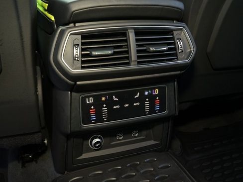 Used 2022 Lamborghini Urus Graphite Capsule image 24