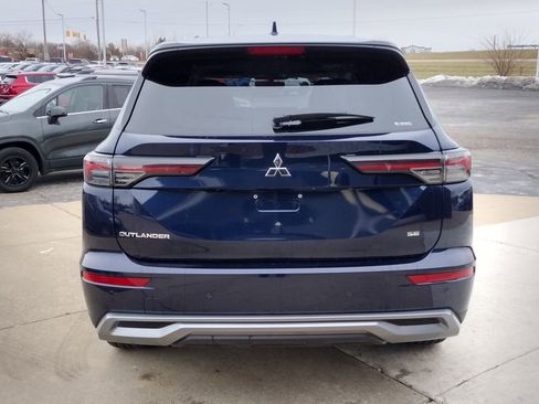 New 2026 Mitsubishi Outlander SE image 17