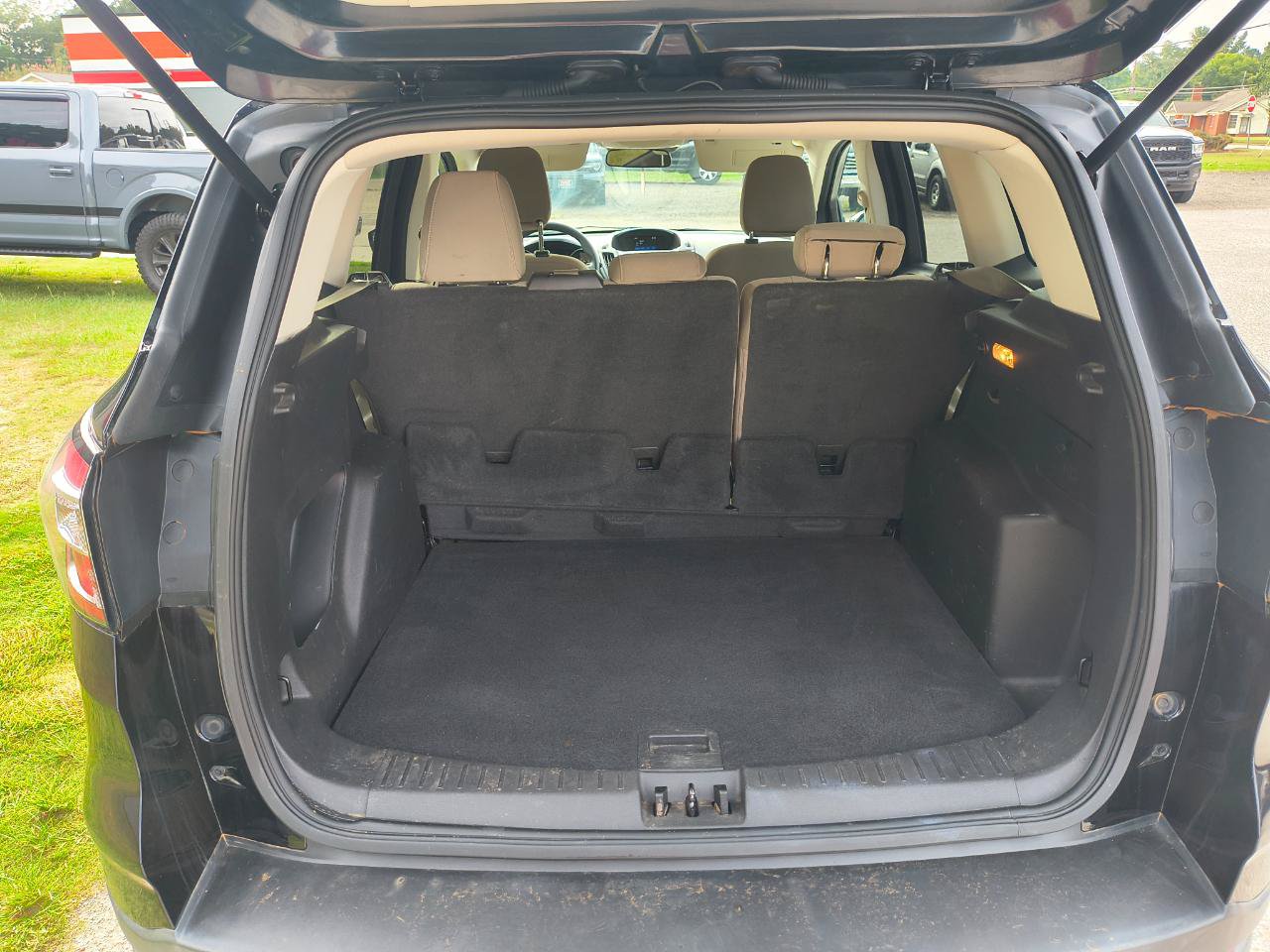 Used 2018 Ford Escape SE FWD image 11