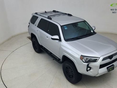 Used 2022 Toyota 4Runner SR5 AWD/4WD image 76