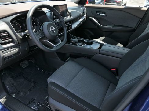 Used 2023 Nissan Rogue SV FWD image 11