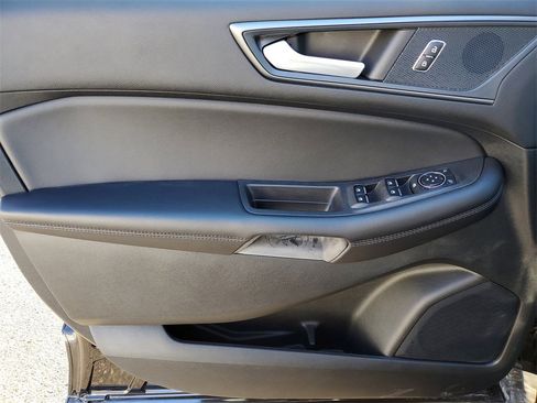 New 2024 Ford Edge SE w/ Black Appearance Package image 25