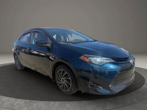 Used 2019 Toyota Corolla LE image 3