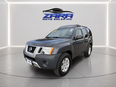 Used 2013 Nissan Xterra X image 2