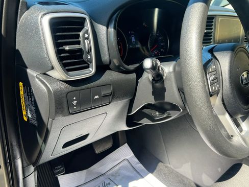 Used 2020 Kia Sportage LX AWD/4WD image 12
