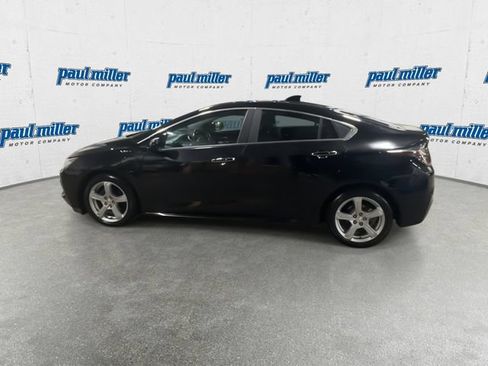 Used 2017 Chevrolet Volt LT w/ Comfort Package FWD image 6