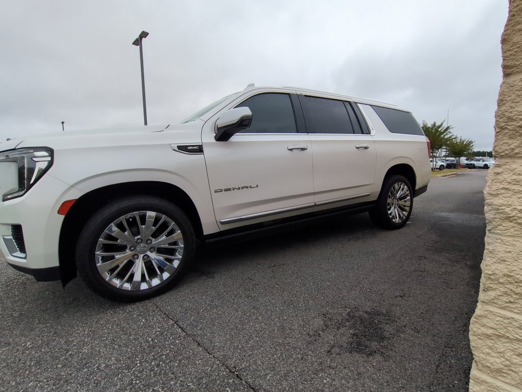 Used 2021 GMC Yukon XL Denali w/ Denali Premium Package RWD image 7