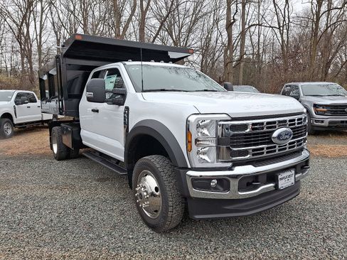 New 2025 Ford F550 4x4 SuperCab Super Duty w/ XL Chrome Package image 2