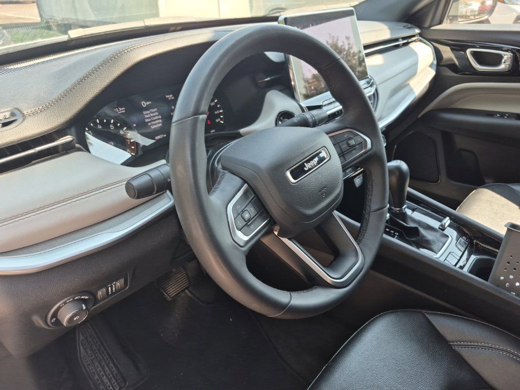 Used 2025 Jeep Compass Limited AWD/4WD image 7