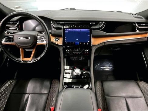 Used 2023 Jeep Grand Cherokee L Summit AWD/4WD image 18