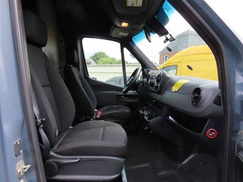 Used 2019 Mercedes-Benz Sprinter 170 image 29