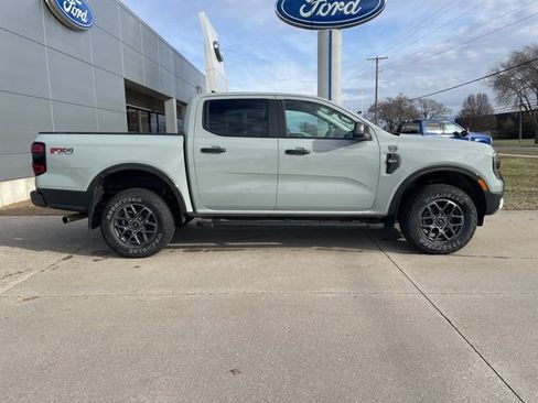 Used 2024 Ford Ranger XLT w/ FX4 Off-Road Package image 9