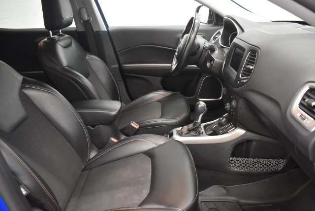 Used 2020 Jeep Compass Latitude w/ Cold Weather Group AWD/4WD image 19