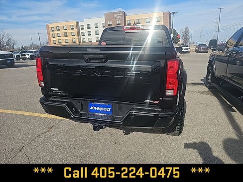 Used 2025 Chevrolet Colorado ZR2 w/ Technology Package image 15