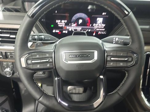Used 2026 GMC Yukon Denali Ultimate w/ LPO, Floor Liner Package AWD/4WD image 8