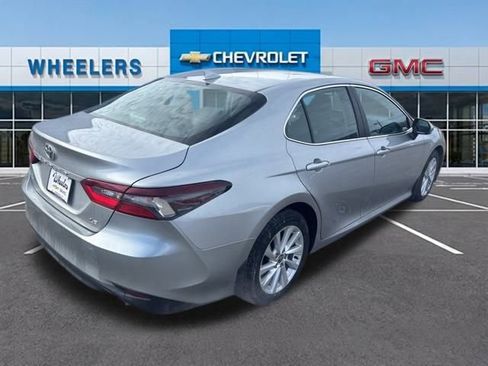 Used 2023 Toyota Camry LE image 5