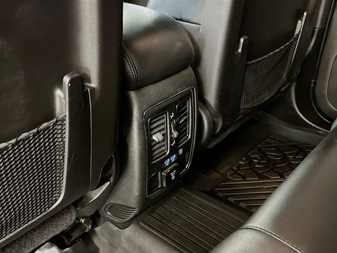 Used 2021 Jeep Grand Cherokee Limited AWD/4WD image 29