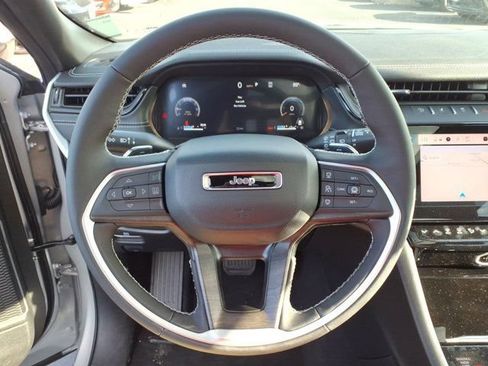 New 2026 Jeep Grand Cherokee Limited AWD/4WD image 11