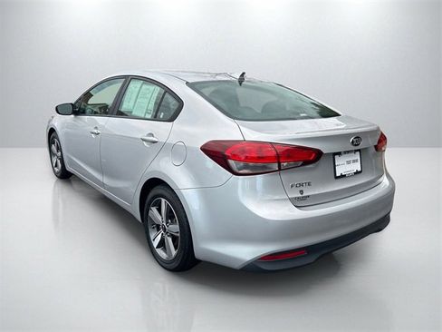 Used 2018 Kia Forte LX w/ LX Popular Package image 5