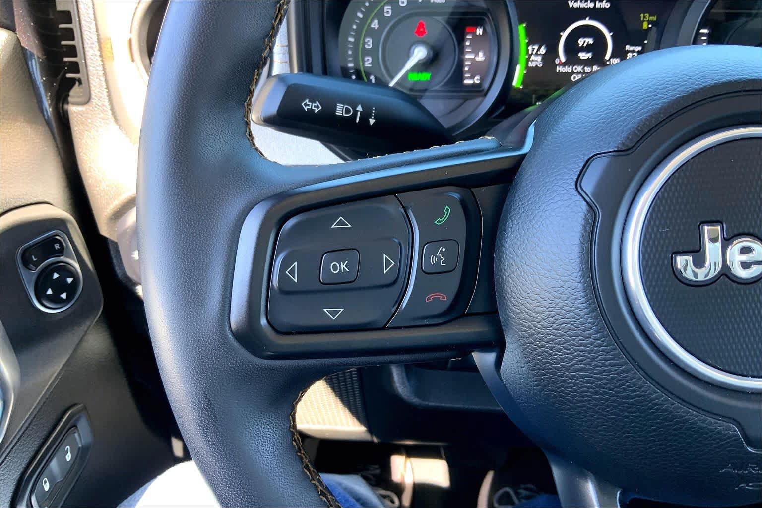 Used 2024 Jeep Wrangler Unlimited w/ Convenience Group AWD/4WD image 24