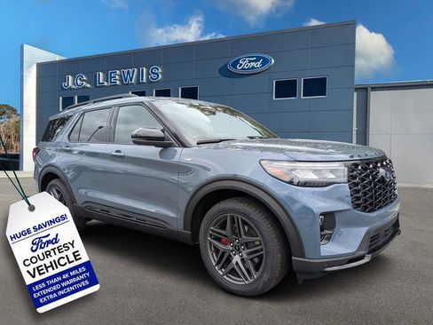 New 2026 Ford Explorer ST-Line w/ ST-Line Street Pack RWD image 1
