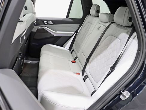 Used 2024 BMW X5 xDrive40i w/ M Sport Package image 28