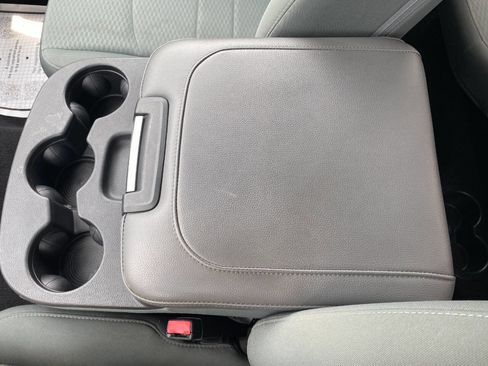 Used 2018 RAM 1500 Classic SLT AWD/4WD image 18