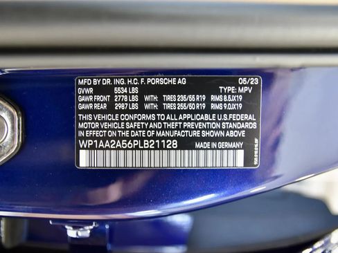 Used 2023 Porsche Macan Base image 31