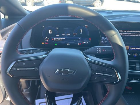 New 2025 Chevrolet Equinox EV RS image 24